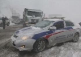 Հանրապետությունում տեղացող ձյունը ավտոճանապարհներին դժվարություններ է ստեղծել: Ոստիկանության հորդորը վարորդներին (ՏԵՍԱՆՅՈՒԹ և ԼՈՒՍԱՆԿԱՐՆԵՐ)