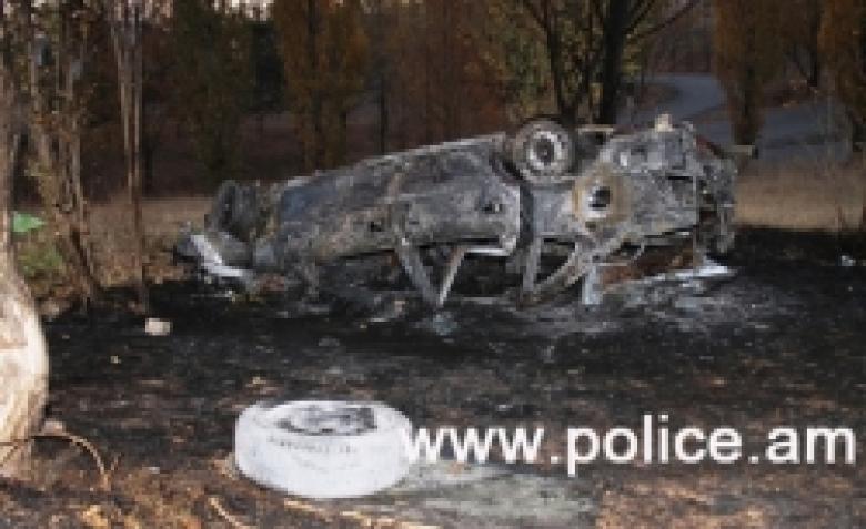 A fatal crash on Yerevan-Sevan highway: the automobile flipped over and burnt down A fatal crash on Yerevan-Sevan highway: the automobile flipped over and burnt down