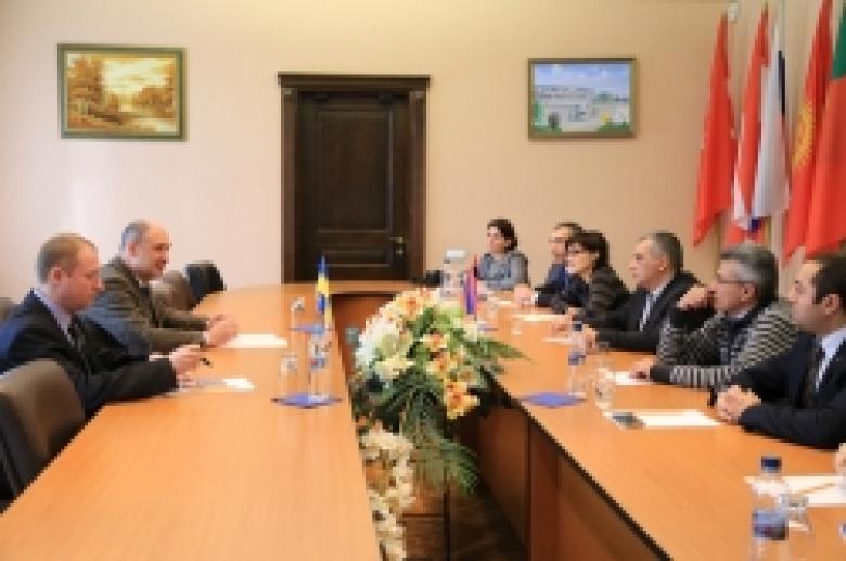 Взаимодействие с украинскими коллегами  Взаимодействие с украинскими коллегами