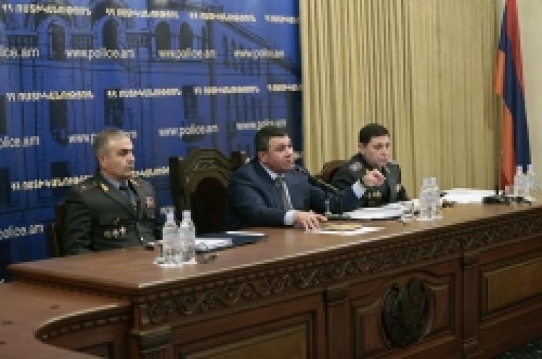 На заседании коллегии полиции Республики Армения подведены итоги деятельности за 2013 год (ВИДЕО и ФОТО) На заседании коллегии полиции Республики Армения подведены итоги деятельности за 2013 год (ВИДЕО и ФОТО)