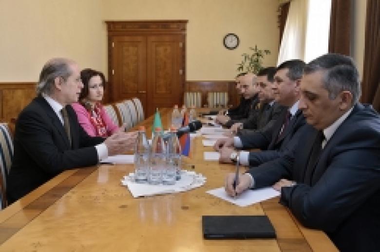 ՀՀ-ում Իտալիայի նորանշանակ արտակարգ և լիազոր դեսպանը ՀՀ ոստիկանությունում (ՏԵՍԱՆՅՈՒԹ և ԼՈՒՍԱՆԿԱՐՆԵՐ) ՀՀ-ում Իտալիայի նորանշանակ արտակարգ և լիազոր դեսպանը ՀՀ ոստիկանությունում (ՏԵՍԱՆՅՈՒԹ և ԼՈՒՍԱՆԿԱՐՆԵՐ)