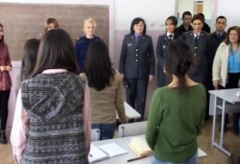 Գիրք նվիրելու օրվան մասնակցեցին նաև ոստիկանները (ՏԵՍԱՆՅՈՒԹ) Գիրք նվիրելու օրվան մասնակցեցին նաև ոստիկանները (ՏԵՍԱՆՅՈՒԹ)