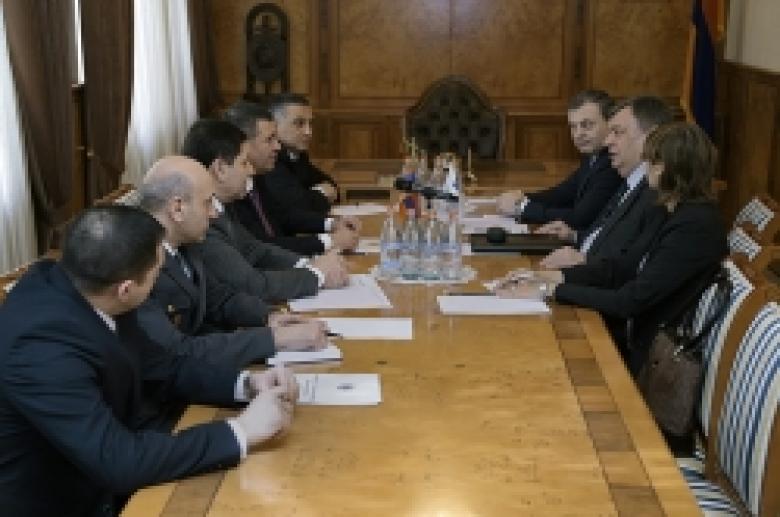 Начальник полиции Республики Армения принял делегацию Ереванского офиса ОБСЕ Начальник полиции Республики Армения принял делегацию Ереванского офиса ОБСЕ