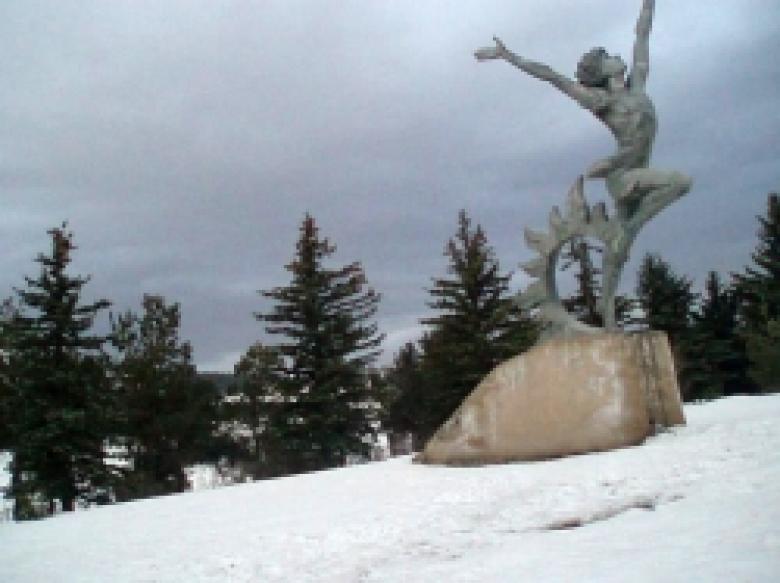 Վիճաբանություն` «Գանգրահեր տղայի» մոտ Վիճաբանություն` «Գանգրահեր տղայի» մոտ