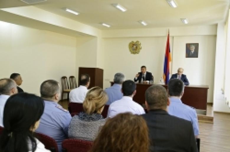 Vladimir Gasparyan introduces the newly appointed Head of the Passports and Visas Department and then familiarizes himself with the course of construction works in Davtashen unit of Police troops (VIDEO and PHOTOS) Vladimir Gasparyan introduces the newly appointed Head of the Passports and Visas Department and then familiarizes himself with the course of construction works in Davtashen unit of Police troops (VIDEO and PHOTOS)