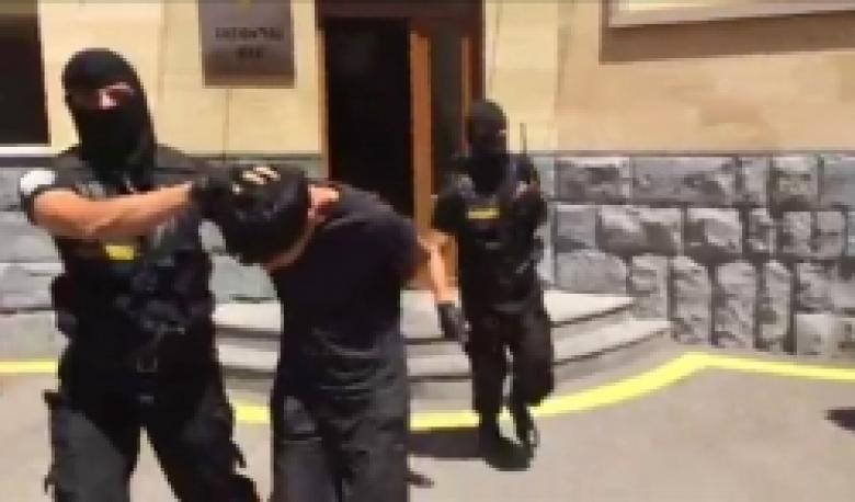 Օրենքով գողի եղբորորդուն, ում հետախուզում էին ՌԴ իրավապահները, հայտնաբերեցին Վարդաշենում (ՏԵՍԱՆՅՈՒԹ) Օրենքով գողի եղբորորդուն, ում հետախուզում էին ՌԴ իրավապահները, հայտնաբերեցին Վարդաշենում (ՏԵՍԱՆՅՈՒԹ)