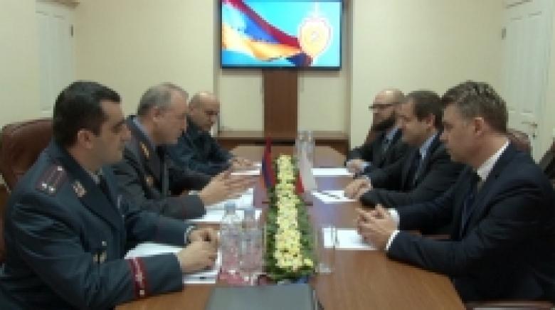 Լեհաստանի ՆԳ նախարարության պատվիրակությունը՝ ՀՀ ոստիկանությունում (ՏԵՍԱՆՅՈՒԹ) Լեհաստանի ՆԳ նախարարության պատվիրակությունը՝ ՀՀ ոստիկանությունում (ՏԵՍԱՆՅՈՒԹ)