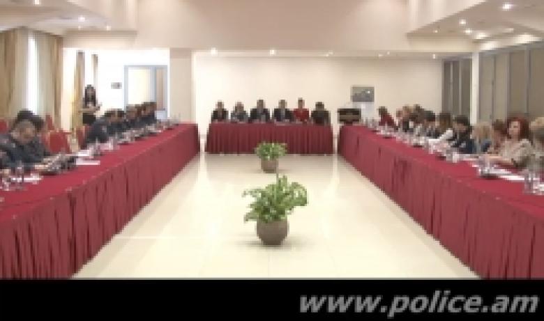 Ընտանեկան բռնության հարցերը՝ ոստիկանության ուշադրության կենտրոնում (ՏԵՍԱՆՅՈՒԹ) Ընտանեկան բռնության հարցերը՝ ոստիկանության ուշադրության կենտրոնում (ՏԵՍԱՆՅՈՒԹ)
