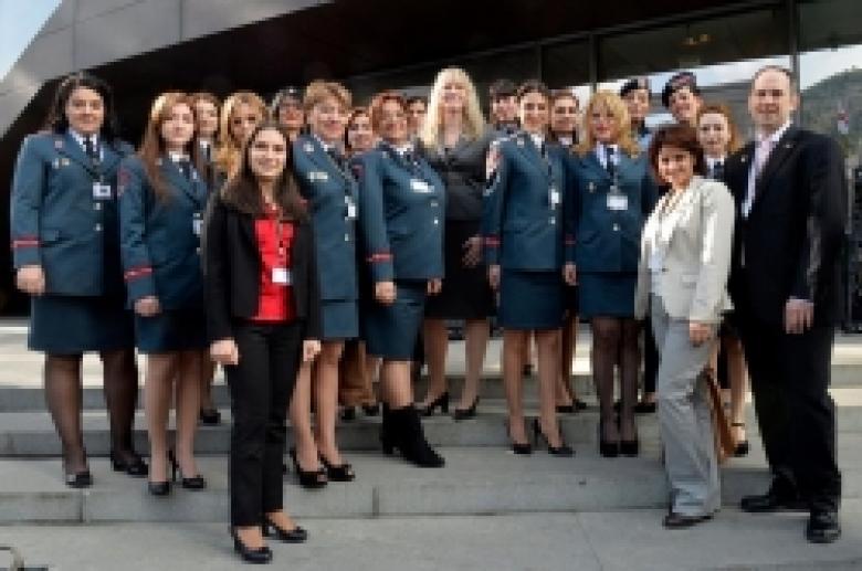 В Тбилиси состоялась очередная региональная конференция «Женщины в полиции» (ВИДЕО и ФОТО) В Тбилиси состоялась очередная региональная конференция «Женщины в полиции» (ВИДЕО и ФОТО)