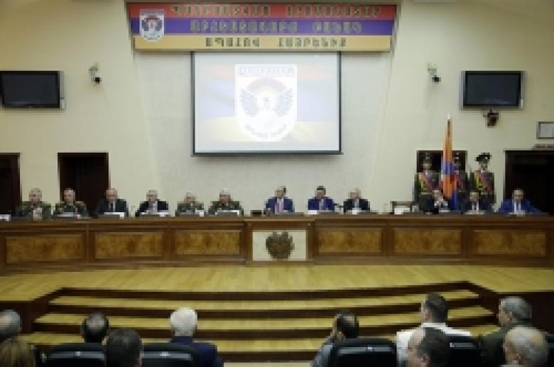 Հանդիսավոր նիստ Պաշտպանության նախարարությունում (ՏԵՍԱՆՅՈՒԹ և ԼՈՒՍԱՆԿԱՐՆԵՐ) Հանդիսավոր նիստ Պաշտպանության նախարարությունում (ՏԵՍԱՆՅՈՒԹ և ԼՈՒՍԱՆԿԱՐՆԵՐ)