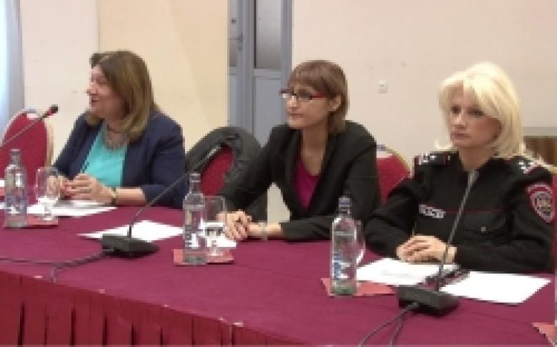 Անչափահասների հիմնախնդիրները՝ ոստիկանության ամենօրյա հոգածության կենտրոնում (ՏԵՍԱՆՅՈՒԹ) Անչափահասների հիմնախնդիրները՝ ոստիկանության ամենօրյա հոգածության կենտրոնում (ՏԵՍԱՆՅՈՒԹ)