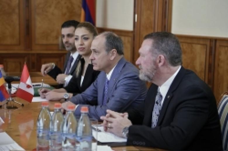 Հայաստանում էր Կանադայի Օնտարիո նահանգի համայնքային անվտանգության նախարարի տեղակալ Մեթյու Թորիգյանի ղեկավարած պատվիրակությունը (ՏԵՍԱՆՅՈՒԹ և ԼՈՒՍԱՆԿԱՐՆԵՐ) Հայաստանում էր Կանադայի Օնտարիո նահանգի համայնքային անվտանգության նախարարի տեղակալ Մեթյու Թորիգյանի ղեկավարած պատվիրակությունը (ՏԵՍԱՆՅՈՒԹ և ԼՈՒՍԱՆԿԱՐՆԵՐ)