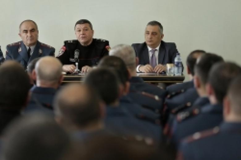 В Управлении Тавушского марза состоялось рабочее совещание под руководством начальника Полиции (ВИДЕО и ФОТОРЯД) В Управлении Тавушского марза состоялось рабочее совещание под руководством начальника Полиции (ВИДЕО и ФОТОРЯД)