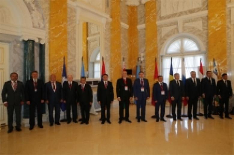 В Санкт-Петербурге состоялось заседание руководителей министерств внутренних дел государств-участников СНГ (ВИДЕО и ФОТОРЯД) В Санкт-Петербурге состоялось заседание руководителей министерств внутренних дел государств-участников СНГ (ВИДЕО и ФОТОРЯД)
