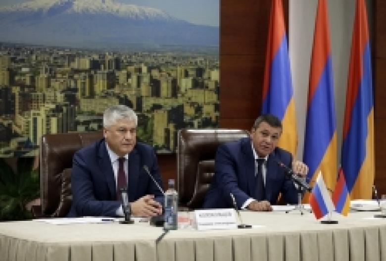 В Ереване состоялась Объединённая коллегия МВД России и Полиции Республики Армения /ВИДЕО и ФОТОРЯД/ В Ереване состоялась Объединённая коллегия МВД России и Полиции Республики Армения /ВИДЕО и ФОТОРЯД/