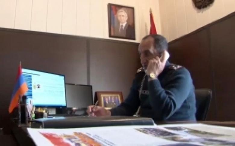 «Ուղիղ կապ»` ՀՀ ոստիկանությունում. ներքին անվտանգության վարչության պետը պատասխանեց քաղաքացիների հեռախոսազանգերին (ՏԵՍԱՆՅՈՒԹ) «Ուղիղ կապ»` ՀՀ ոստիկանությունում. ներքին անվտանգության վարչության պետը պատասխանեց քաղաքացիների հեռախոսազանգերին (ՏԵՍԱՆՅՈՒԹ)