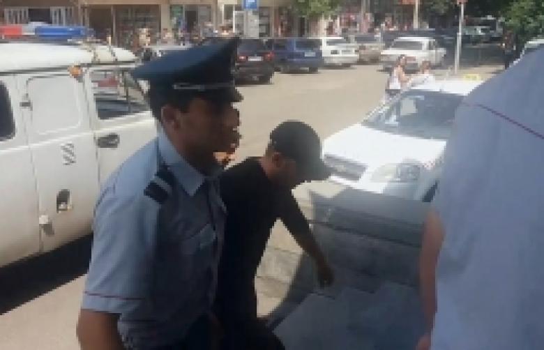 Ծեծկռտուք և դանակահարություն Վանաձորում  (ՏԵՍԱՆՅՈՒԹ) Ծեծկռտուք և դանակահարություն Վանաձորում  (ՏԵՍԱՆՅՈՒԹ)