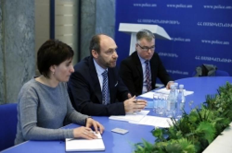 Հանդիպում ՀՀ ոստիկանությունում (ՏԵՍԱՆՅՈՒԹ, ԼՈՒՍԱՆԿԱՐՆԵՐ) Հանդիպում ՀՀ ոստիկանությունում (ՏԵՍԱՆՅՈՒԹ, ԼՈՒՍԱՆԿԱՐՆԵՐ)