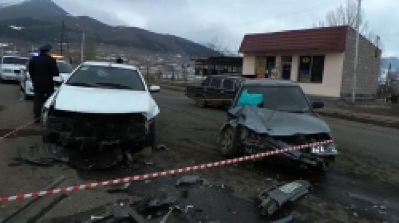 Բախվել են «Սամանդ» և «ՎԱԶ-21010» մակնիշի ավտոմեքենաներ. կա 8 վիրավոր (ԼՈՒՍԱՆԿԱՐՆԵՐ) Բախվել են «Սամանդ» և «ՎԱԶ-21010» մակնիշի ավտոմեքենաներ. կա 8 վիրավոր (ԼՈՒՍԱՆԿԱՐՆԵՐ)