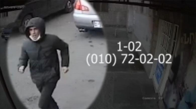 Տեսագրող սարքերը ֆիքսել են կողոպուտ կատարած երիտասարդին (ՏԵՍԱՆՅՈՒԹ) Տեսագրող սարքերը ֆիքսել են կողոպուտ կատարած երիտասարդին (ՏԵՍԱՆՅՈՒԹ)