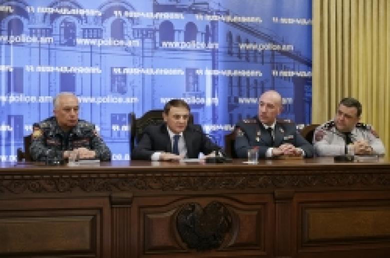 Начальник Полиции представил своих новоназначенных заместителей (ВИДЕО и ФОТОРЯД) Начальник Полиции представил своих новоназначенных заместителей (ВИДЕО и ФОТОРЯД)