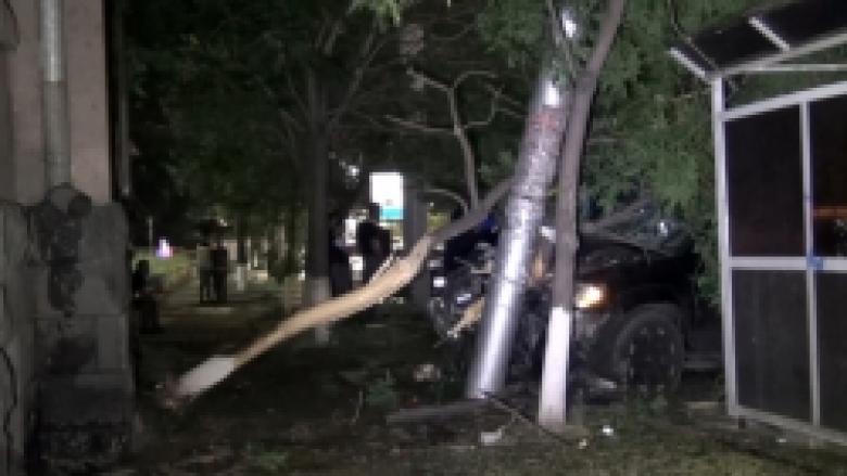 Պատահար Արշակունյաց պողոտայում (ՏԵՍԱՆՅՈՒԹ, ԼՈՒՍԱՆԿԱՐՆԵՐ) Պատահար Արշակունյաց պողոտայում (ՏԵՍԱՆՅՈՒԹ, ԼՈՒՍԱՆԿԱՐՆԵՐ)