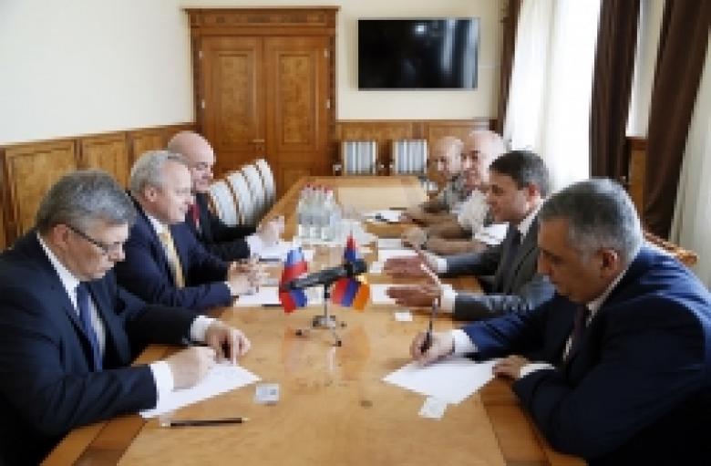 ՀՀ ոստիկանության պետի հանդիպումը ՀՀ-ում ՌԴ արտակարգ և լիազոր դեսպանի հետ (ՏԵՍԱՆՅՈՒԹ, ԼՈՒՍԱՆԿԱՐՆԵՐ) ՀՀ ոստիկանության պետի հանդիպումը ՀՀ-ում ՌԴ արտակարգ և լիազոր դեսպանի հետ (ՏԵՍԱՆՅՈՒԹ, ԼՈՒՍԱՆԿԱՐՆԵՐ)