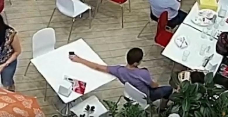 Բջջային հեռախոսը հափշտակողին ճանաչողներին խնդրում ենք դիմել ոստիկանություն /ՏԵՍԱՆՅՈՒԹ/ Բջջային հեռախոսը հափշտակողին ճանաչողներին խնդրում ենք դիմել ոստիկանություն /ՏԵՍԱՆՅՈՒԹ/