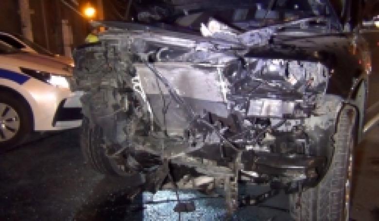 Երևանի Անդրանիկի և Տիչինայի փողոցների խաչմերուկում բախվել են «Ֆոլքսվագեն» և «Ֆորդ» (ԼՈՒՍԱՆԿԱՐՆԵՐ) Երևանի Անդրանիկի և Տիչինայի փողոցների խաչմերուկում բախվել են «Ֆոլքսվագեն» և «Ֆորդ» (ԼՈՒՍԱՆԿԱՐՆԵՐ)