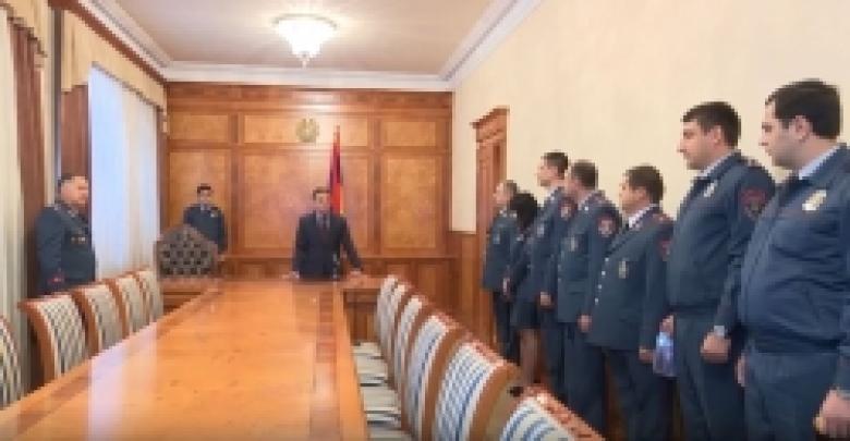 Նոյեմբերի 16-ին Վալերիյ Օսիպյանը 13 ծառայողի նոր կոչումներ է հանձնել (ՏԵՍԱՆՅՈՒԹ) Նոյեմբերի 16-ին Վալերիյ Օսիպյանը 13 ծառայողի նոր կոչումներ է հանձնել (ՏԵՍԱՆՅՈՒԹ)