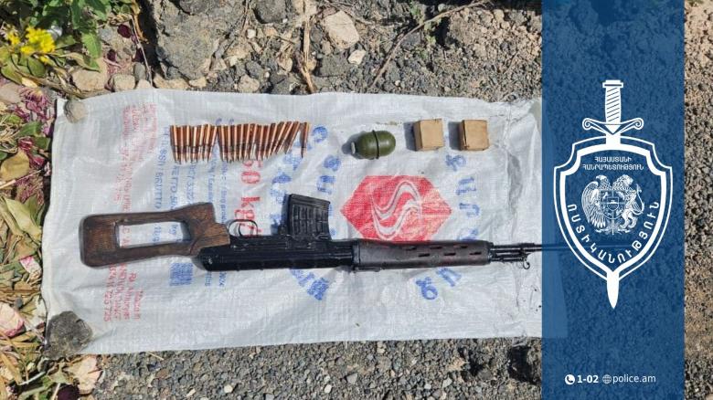 Համայնքային ոստիկանության Արարատի բաժնի ծառայողները հայտնաբերել են ապօրինի պահվող զենք-զինամթերք Համայնքային ոստիկանության Արարատի բաժնի ծառայողները հայտնաբերել են ապօրինի պահվող զենք-զինամթերք