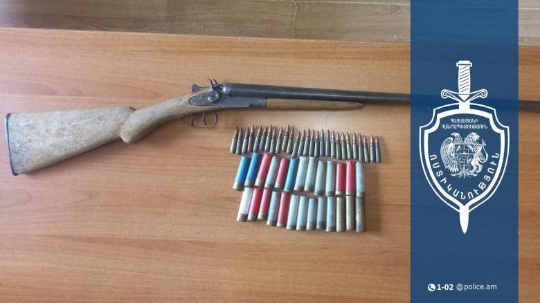 Նորաշենի բնակիչը զենք-զինամթերք է կամավոր հանձնել ոստիկանություն Նորաշենի բնակիչը զենք-զինամթերք է կամավոր հանձնել ոստիկանություն