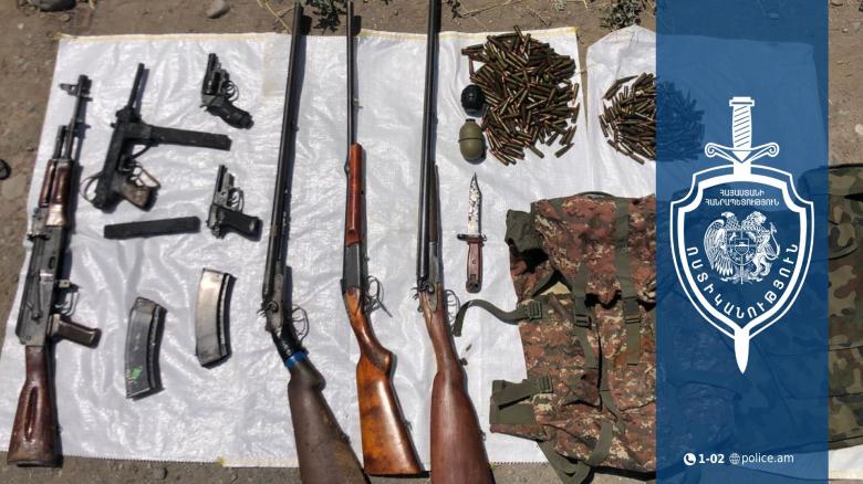 Արմավիրի բաժնի ոստիկանները Նորապատ գյուղի գերեզմանատան ճանապարհին «Կալաշնիկովի» ինքնաձիգ և զինամթերք են հայտնաբերել Արմավիրի բաժնի ոստիկանները Նորապատ գյուղի գերեզմանատան ճանապարհին «Կալաշնիկովի» ինքնաձիգ և զինամթերք են հայտնաբերել