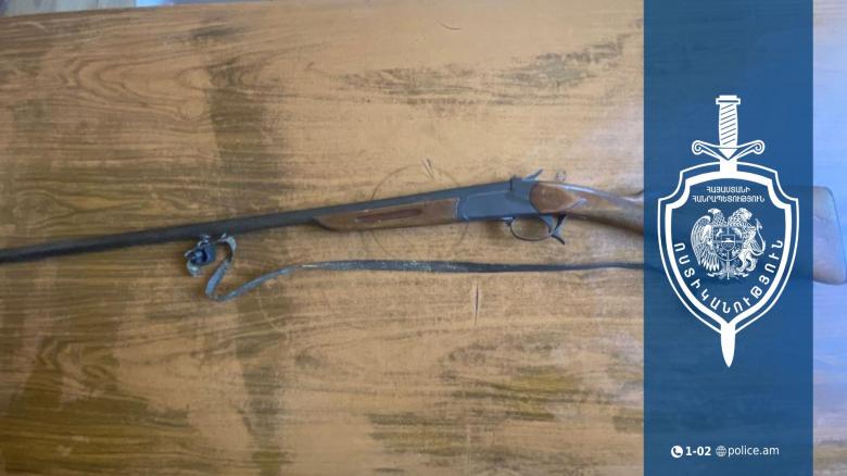 Բացատրական աշխատանքի շնորհիվ 59-ամյա տղամարդը ապօրինի պահվող հրացանը ներկայացրել է Տաշիրի բաժին Բացատրական աշխատանքի շնորհիվ 59-ամյա տղամարդը ապօրինի պահվող հրացանը ներկայացրել է Տաշիրի բաժին