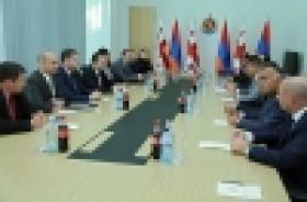 ՀՀ ՈՍՏԻԿԱՆՈՒԹՅԱՆ ՊԱՏՎԻՐԱԿՈՒԹՅՈՒՆԸ ՎՐԱՍՏԱՆՈՒՄ /ՏԵՍԱՆՅՈՒԹ, ՖՈՏՈՇԱՐՔ/ ՀՀ ՈՍՏԻԿԱՆՈՒԹՅԱՆ ՊԱՏՎԻՐԱԿՈՒԹՅՈՒՆԸ ՎՐԱՍՏԱՆՈՒՄ /ՏԵՍԱՆՅՈՒԹ, ՖՈՏՈՇԱՐՔ/