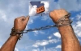 Տաքսու մեջ գտած իրերը վերադարձնելու համար ցանկացել է գումար շորթել Տաքսու մեջ գտած իրերը վերադարձնելու համար ցանկացել է գումար շորթել