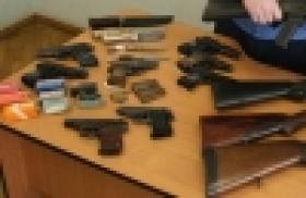 Ամփոփ տեղեկատվություն` 2014 թ. 3 ամիսների ընթացքում ՀՀ ոստիկանության ստորաբաժանումների կողմից առգրավված կամ բնակչության կողմից կամավոր հանձնված զենք եւ ռազմամթերքի վերաբերյալ Ամփոփ տեղեկատվություն` 2014 թ. 3 ամիսների ընթացքում ՀՀ ոստիկանության ստորաբաժանումների կողմից առգրավված կամ բնակչության կողմից կամավոր հանձնված զենք եւ ռազմամթերքի վերաբերյալ