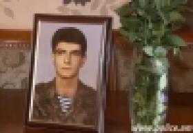 Խիզախության և Հայրենիքին անմնացորդ նվիրումի դասեր. միլիցիայի կապիտան Էրիկ Մարգարյան: Մեծ բացակա, ով այսօր էլ ներկա է (ՏԵՍԱՆՅՈՒԹ) Խիզախության և Հայրենիքին անմնացորդ նվիրումի դասեր. միլիցիայի կապիտան Էրիկ Մարգարյան: Մեծ բացակա, ով այսօր էլ ներկա է (ՏԵՍԱՆՅՈՒԹ)