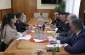 ՀՀ-ում Արաբական Միացյալ Էմիրությունների արտակարգ և լիազոր դեսպանը ՀՀ ոստիկանությունում (ՏԵՍԱՆՅՈՒԹ և ԼՈՒՍԱՆԿԱՐՆԵՐ) ՀՀ-ում Արաբական Միացյալ Էմիրությունների արտակարգ և լիազոր դեսպանը ՀՀ ոստիկանությունում (ՏԵՍԱՆՅՈՒԹ և ԼՈՒՍԱՆԿԱՐՆԵՐ)