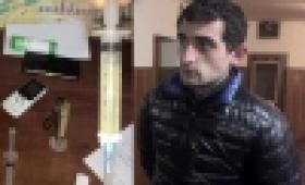 Ներարկիչներ և թմրամիջոց՝ 24-ամյա երիտասարդի գրպանից (ՏԵՍԱՆՅՈՒԹ) Ներարկիչներ և թմրամիջոց՝ 24-ամյա երիտասարդի գրպանից (ՏԵՍԱՆՅՈՒԹ)