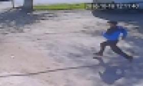 Հափշտակել է կնոջ պարանոցի ոսկյա շղթան և դիմել փախուստի: Տեսագրող սարքն արձանագրել է կողոպուտը կատարողին (ՏԵՍԱՆՅՈՒԹ)  Հափշտակել է կնոջ պարանոցի ոսկյա շղթան և դիմել փախուստի: Տեսագրող սարքն արձանագրել է կողոպուտը կատարողին (ՏԵՍԱՆՅՈՒԹ)