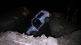 Ալավերդի-Վանաձոր ճանապարհին «ՎԱԶ-2121»-ն ընկել է փոսը (ԼՈՒՍԱՆԿԱՐՆԵՐ) Ալավերդի-Վանաձոր ճանապարհին «ՎԱԶ-2121»-ն ընկել է փոսը (ԼՈՒՍԱՆԿԱՐՆԵՐ)