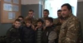 Ոստիկանների ուղեկցությամբ անչափահասները  զորամաս են այցելել /ՏԵՍԱՆՅՈՒԹ/ Ոստիկանների ուղեկցությամբ անչափահասները  զորամաս են այցելել /ՏԵՍԱՆՅՈՒԹ/