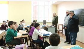 Ոստիկանության վետերանները «Վարքականոններ երկրաշարժի ժամանակ» թեմայով միջոցառում են անցկացրել դպրոցում (ՏԵՍԱՆՅՈՒԹ) Ոստիկանության վետերանները «Վարքականոններ երկրաշարժի ժամանակ» թեմայով միջոցառում են անցկացրել դպրոցում (ՏԵՍԱՆՅՈՒԹ)