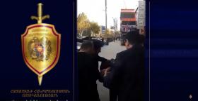 Տղամարդուց 240 հազար դրամ շորթած երիտասարդը բռնվել ու բերման է ենթարկվել․ ոստիկանության բացահայտումը Տղամարդուց 240 հազար դրամ շորթած երիտասարդը բռնվել ու բերման է ենթարկվել․ ոստիկանության բացահայտումը