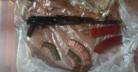 Ինքնաձիգ, ատրճանակներ, նռնակներ․ ոստիկանության բաժիններում կամավոր զենք-զինամթերք է հանձնվել Ինքնաձիգ, ատրճանակներ, նռնակներ․ ոստիկանության բաժիններում կամավոր զենք-զինամթերք է հանձնվել