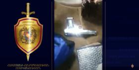 Էրեբունու ոստիկանները մեքենայի զննությամբ ապօրինի ատրճանակ են հայտնաբերել Էրեբունու ոստիկանները մեքենայի զննությամբ ապօրինի ատրճանակ են հայտնաբերել