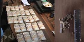 Սիրային կապը չխզած տղամարդուց փող շորթած անձինք ձերբակալվել են․ հատուկ միջոցառման մանրամասները Սիրային կապը չխզած տղամարդուց փող շորթած անձինք ձերբակալվել են․ հատուկ միջոցառման մանրամասները