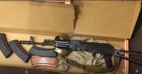 Նոր Նորքի բաժին բերման ենթարկվածի մեքենայում Արցախից բերված ապօրինի ինքնաձիգ է հայտնաբերվել Նոր Նորքի բաժին բերման ենթարկվածի մեքենայում Արցախից բերված ապօրինի ինքնաձիգ է հայտնաբերվել