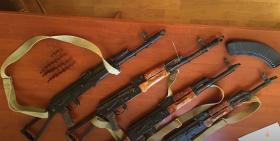 Կոտայքի, Գորիսի և Մարտունու բաժիններում քաղաքացիները «Կալաշնիկովի» ինքնաձիգներ են կամավոր հանձնել Կոտայքի, Գորիսի և Մարտունու բաժիններում քաղաքացիները «Կալաշնիկովի» ինքնաձիգներ են կամավոր հանձնել